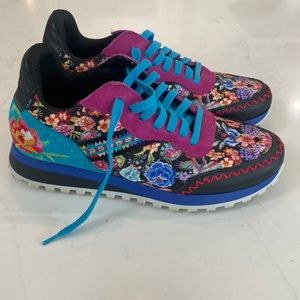 JOHNNY-WAS tennis shoes! FAB